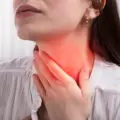 Öskürək və Boğaz Ağrısı